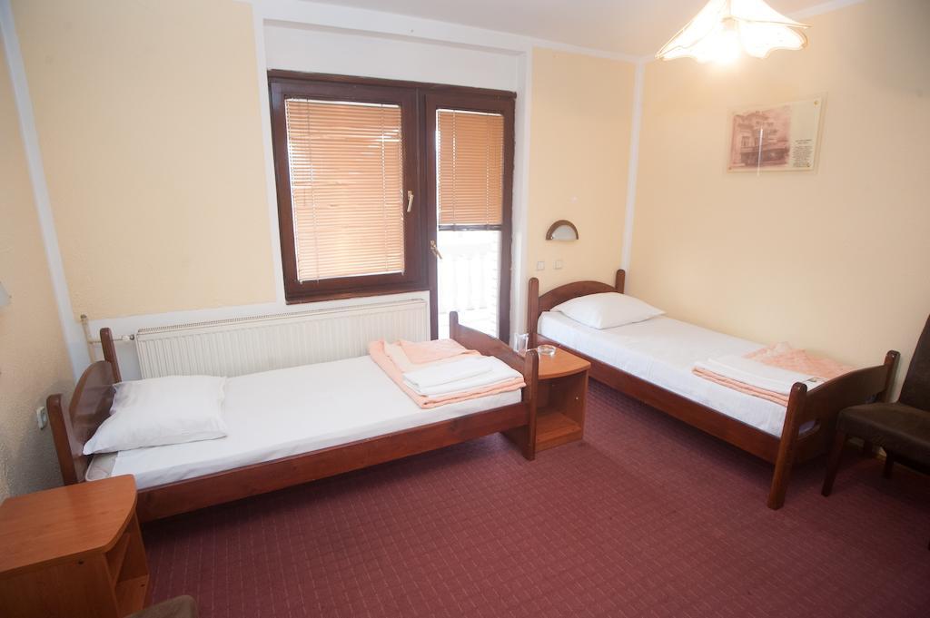 Hotel Extra Lion Md Nis Bagian luar foto