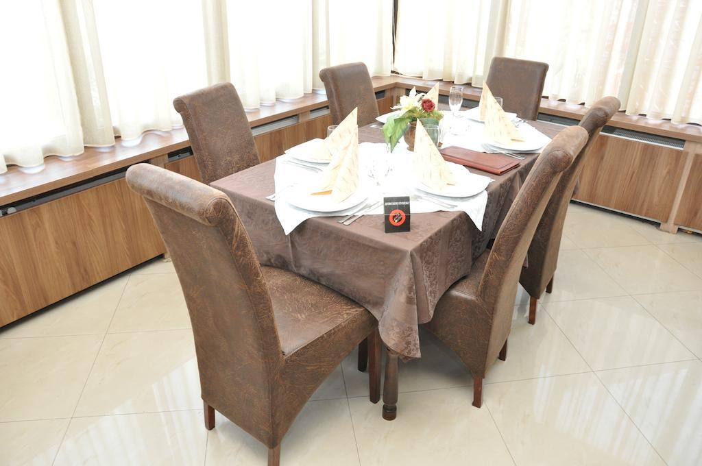 Hotel Extra Lion Md Nis Bagian luar foto