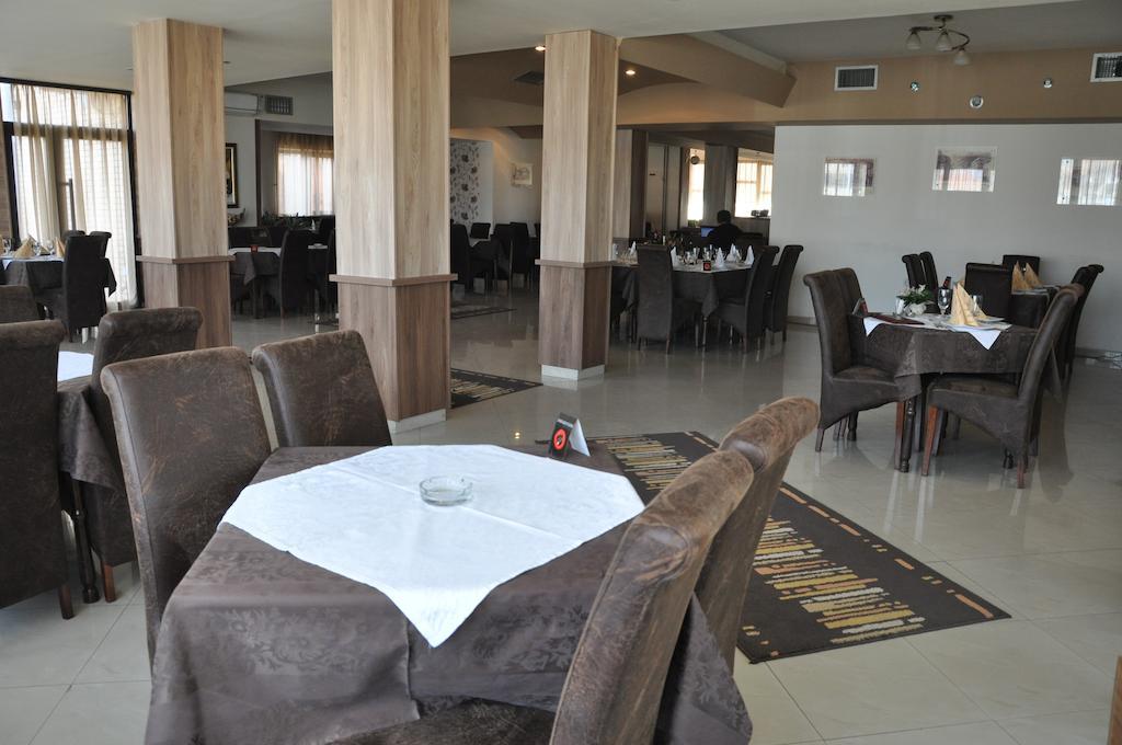 Hotel Extra Lion Md Nis Bagian luar foto