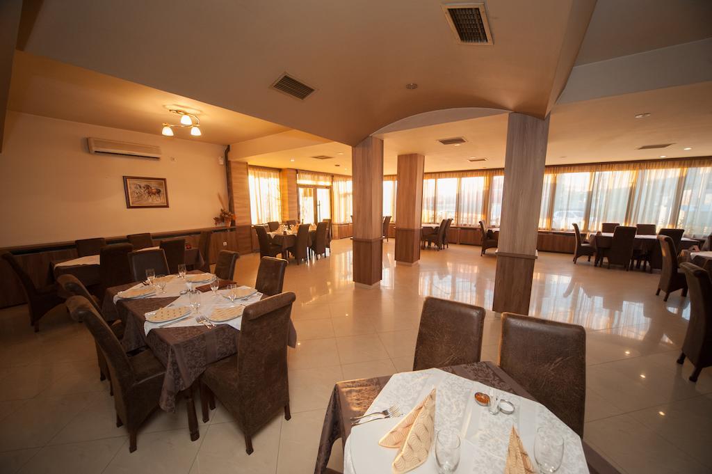 Hotel Extra Lion Md Nis Bagian luar foto